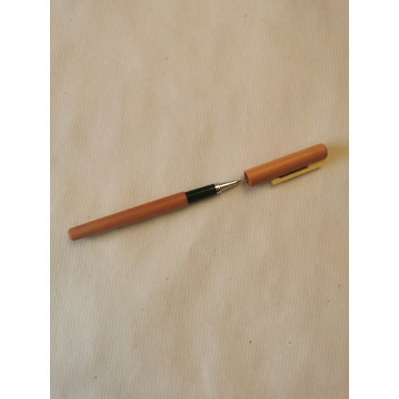 STYLO ROLLER A CAPUCHON