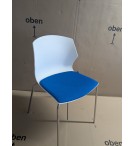 CHAISE COQUE BLANCHE ASSISE TISSU BLEU PIEDS METAL GRIS