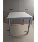 TABLE CARREE 4 PIEDS PLATEAU MELAMINE CHENE CLAIR